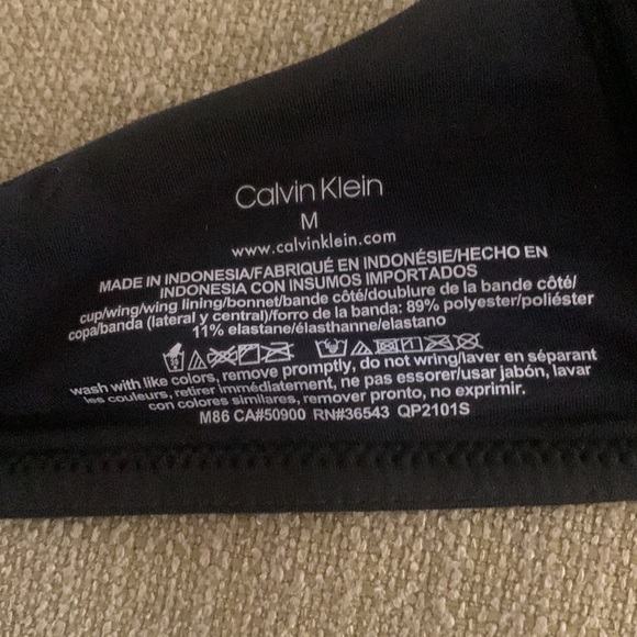 Calvin Klein bra, color black , size medium - Picture 4 of 4